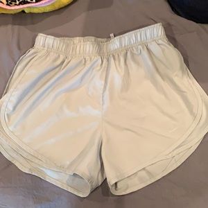 Nike dri fit shorts size medium women’s